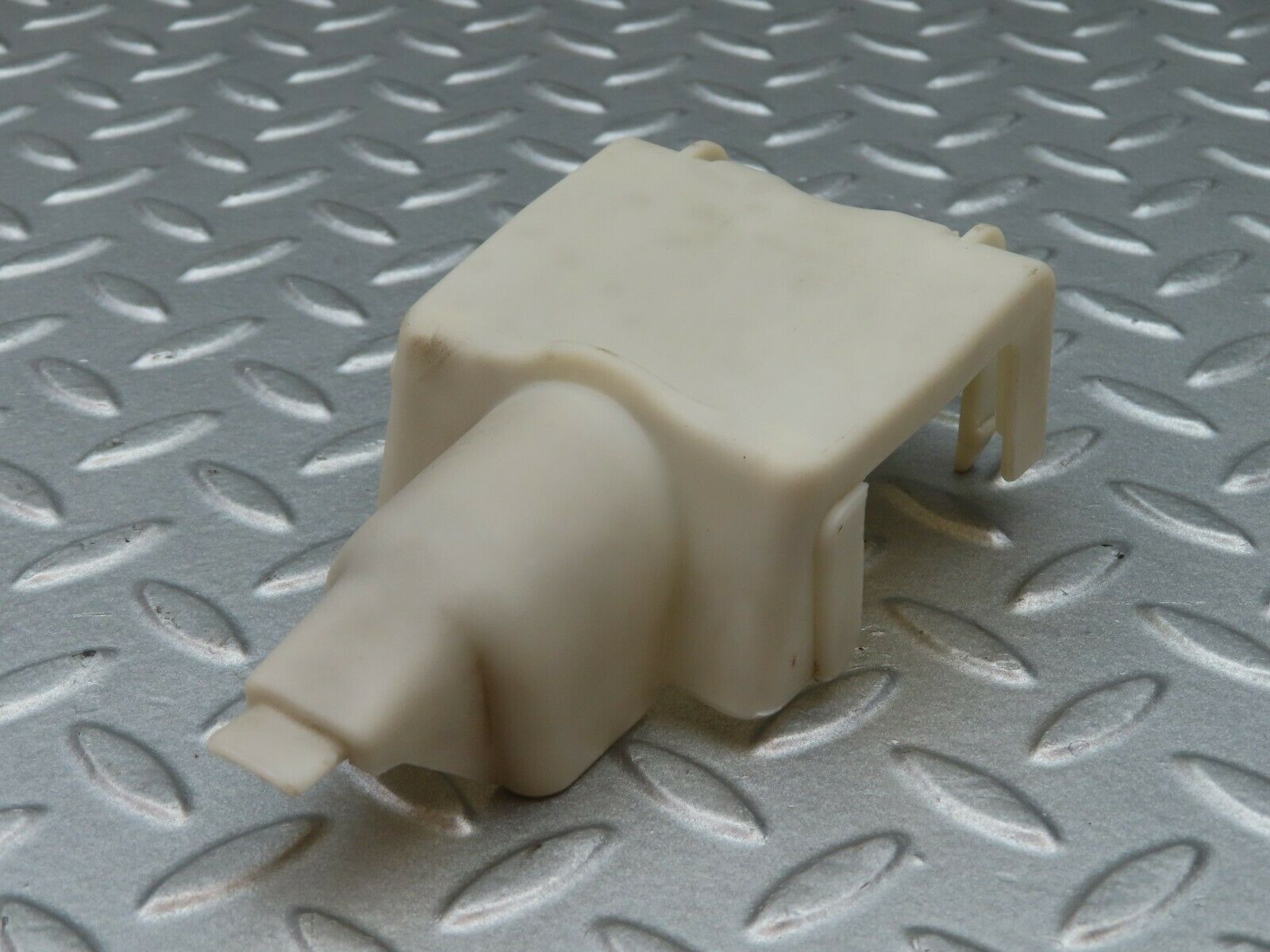 5318 Mercedes-Benz W124 230E Rear Door Lock Vacuum Actuator Cover 1248050590