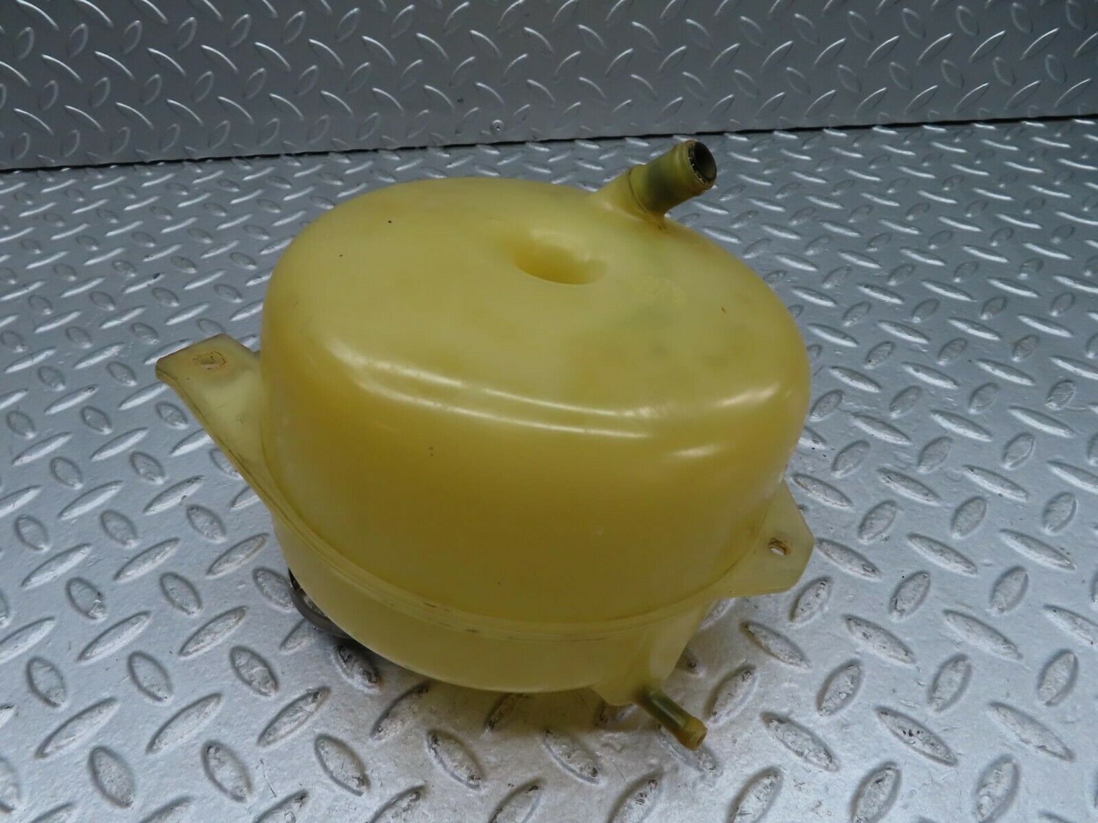 16582 Mercedes-Benz C107 380SLC Coolant Tank Reservoir Behr 1075000149