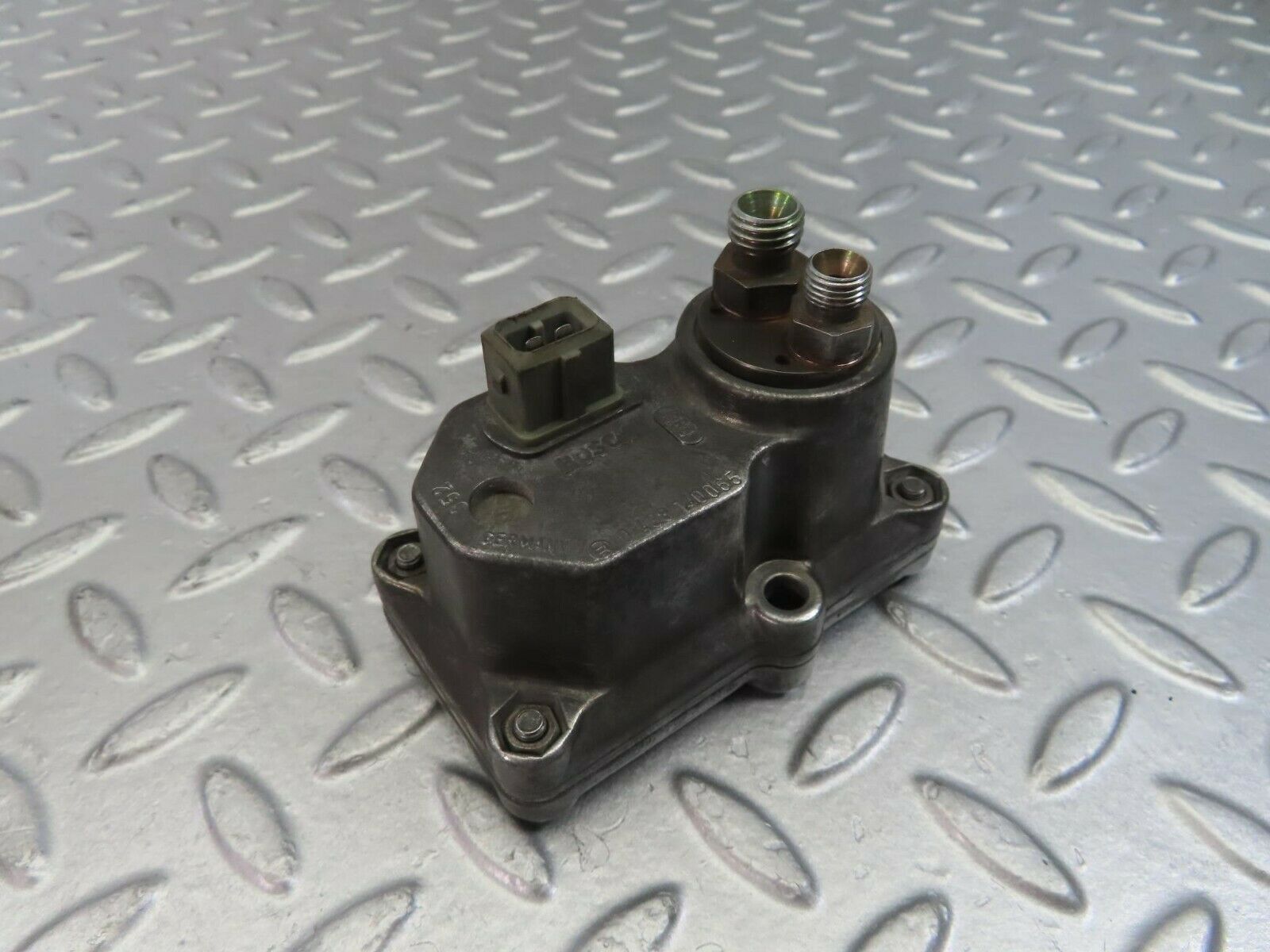 Relè Modulo Controllo Pompa Carburante 0065458732 Mercedes E 250D Serie W124 Relè Modulo Controllo Pompa Carburante 0065458732 Mercedes E 250D Serie W124