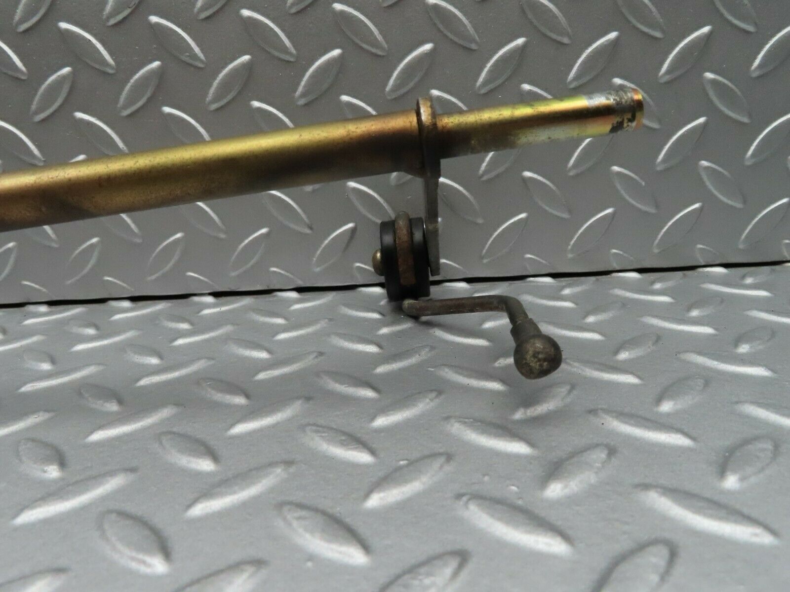 5074 Mercedes-Benz R107 350SL Coupe Accelerator Pedal Linkage