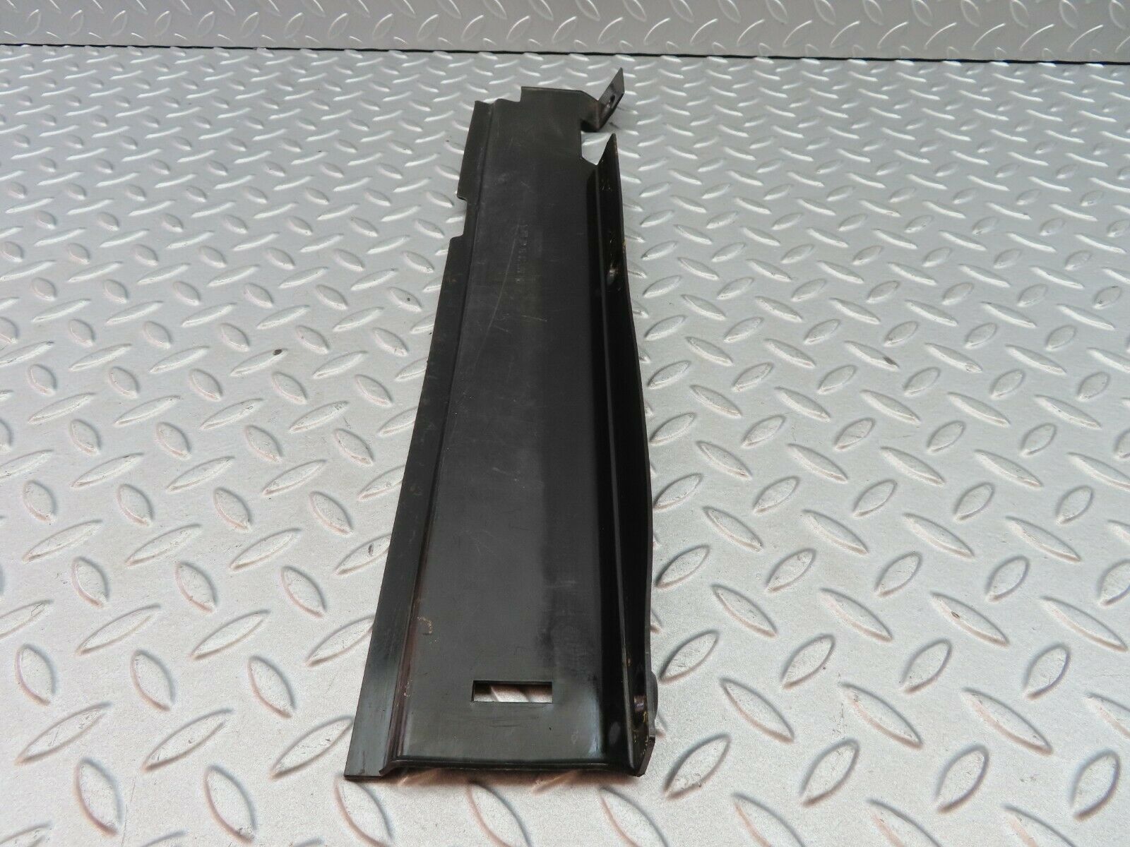 6241 Mercedes-Benz W126 380SE Front Right Cover 1268210236