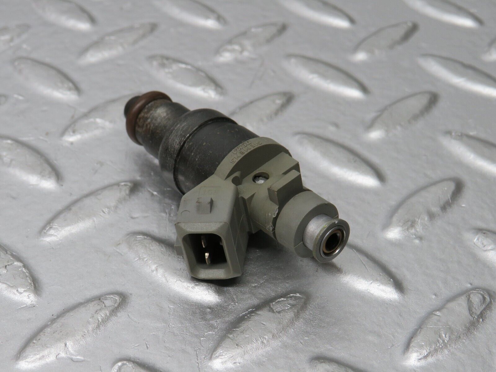 33486 Mercedes-Benz W202 C180 Fuel Injector Siemens 0000787423
