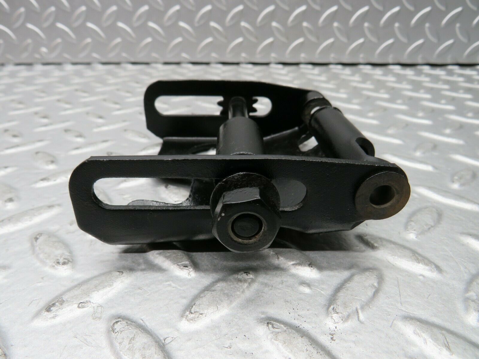22153 Mercedes-Benz S123 280TE Wagon Alternator Generator Bracket