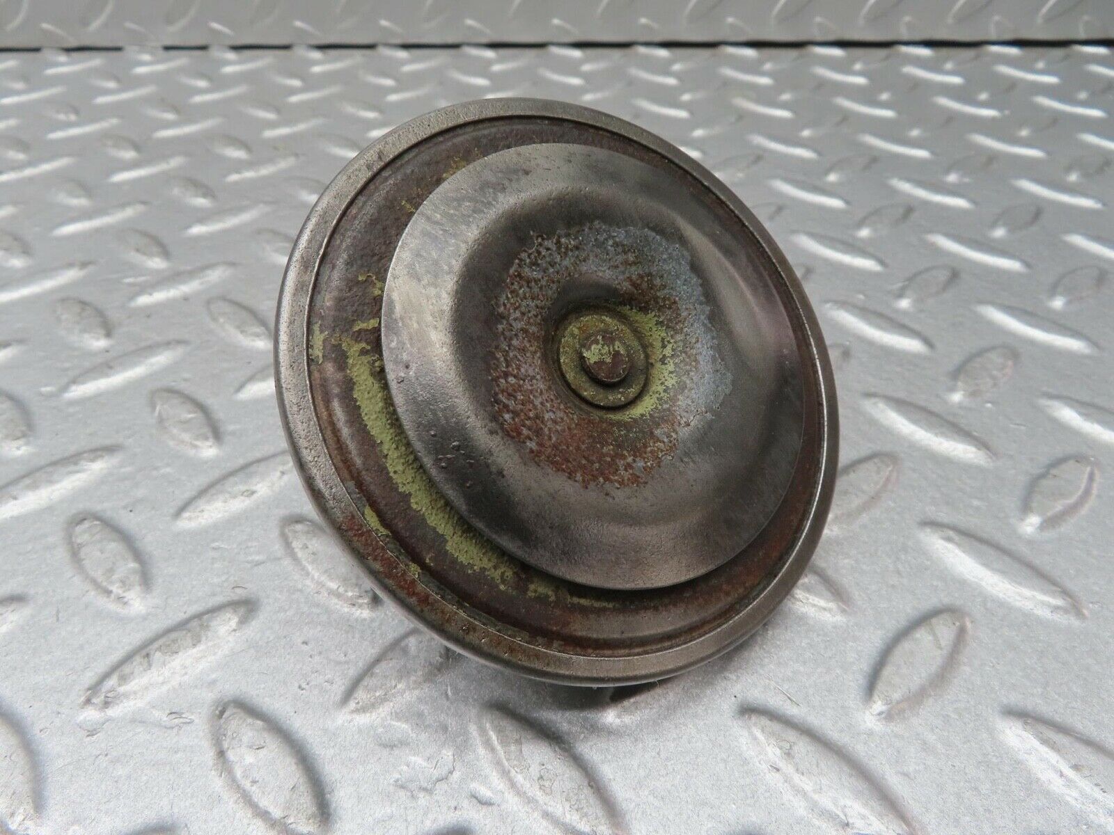 13590 Mercedes-Benz W123 200 Horn 002952