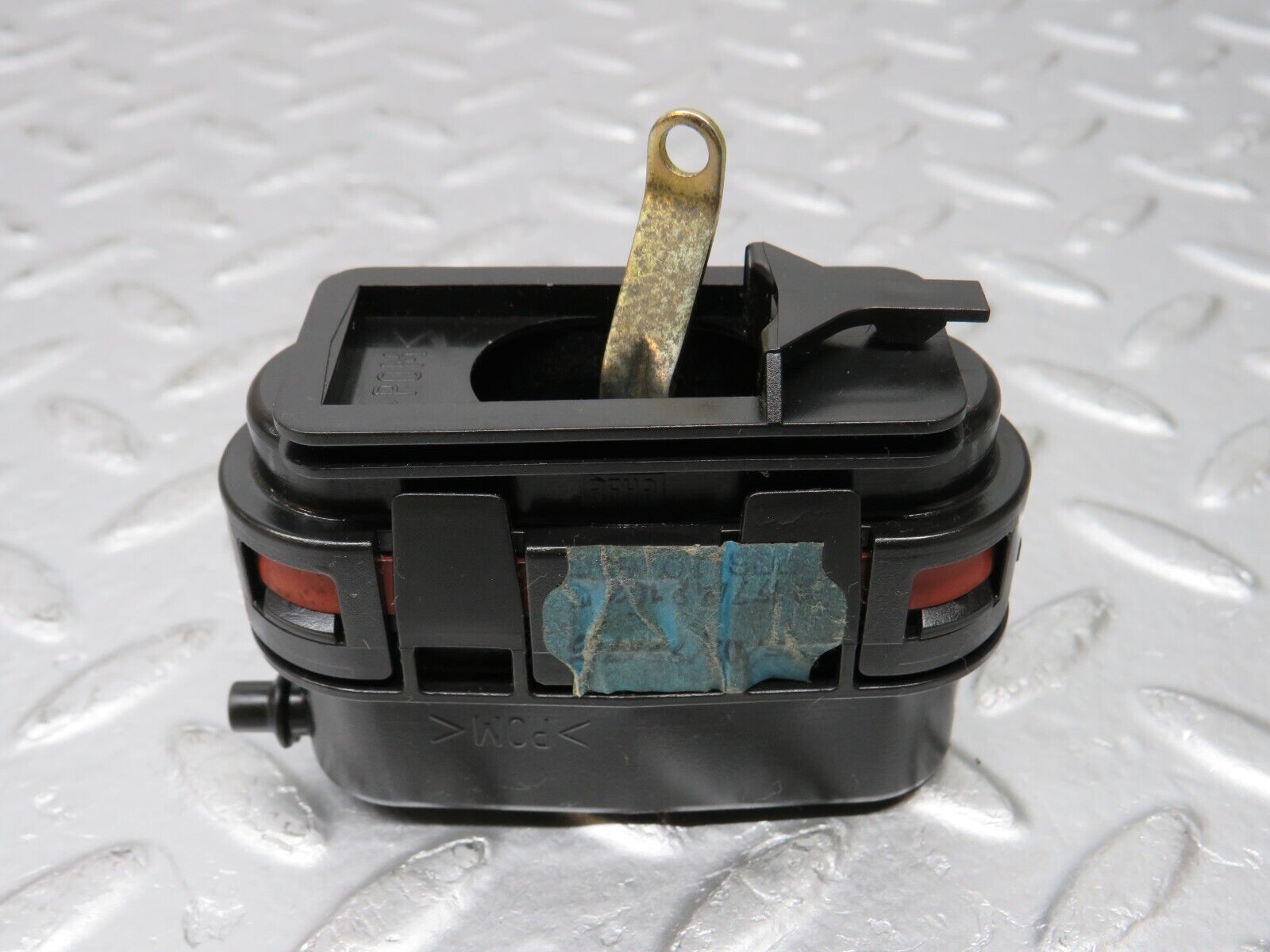 33439 Mercedes-Benz W202 C180 Trunk Lock Vacuum Actuator