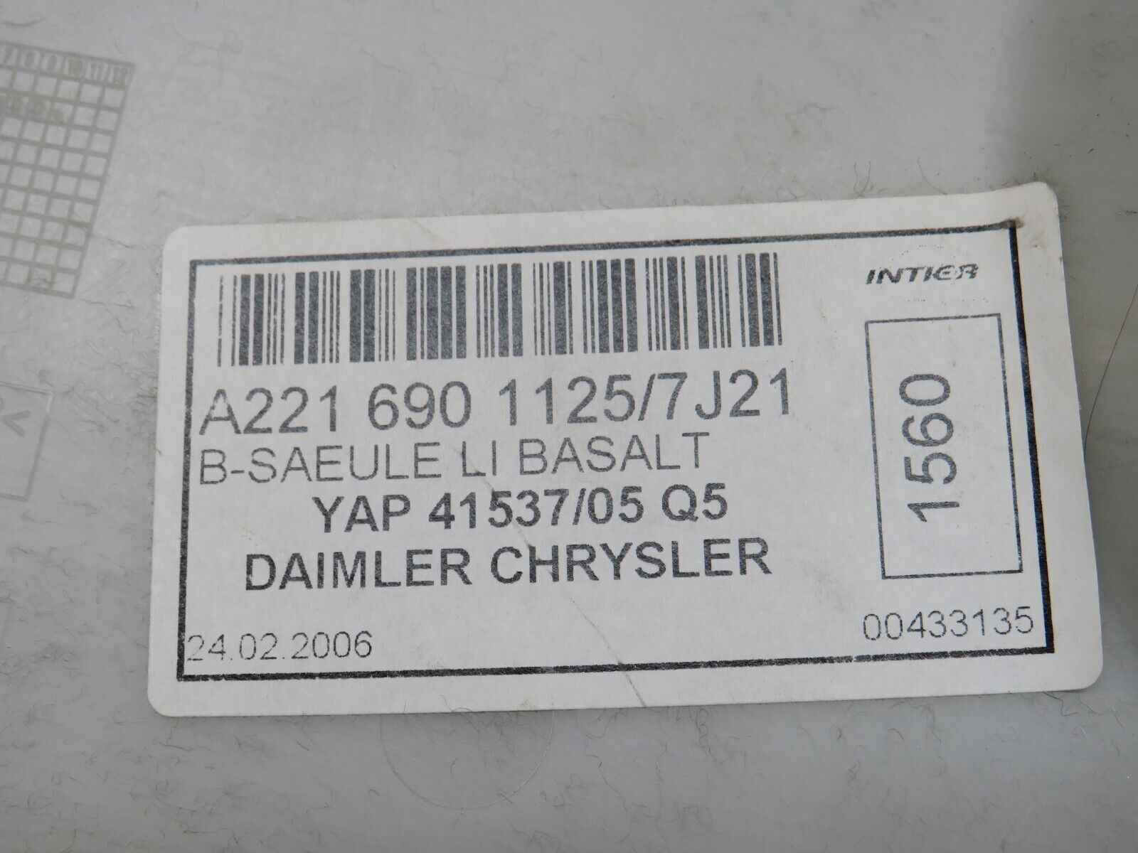 35202 Mercedes-Benz W221 B Pillar Lower Cover Left Side Grey 2216901125