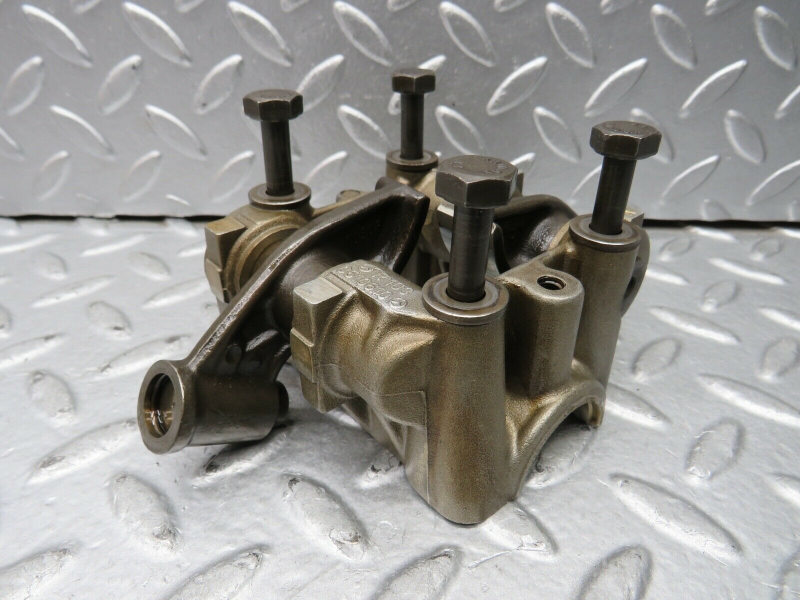21741 Mercedes-Benz W126 300SE Rocker Arms Camshaft Bearing Block 1030510610