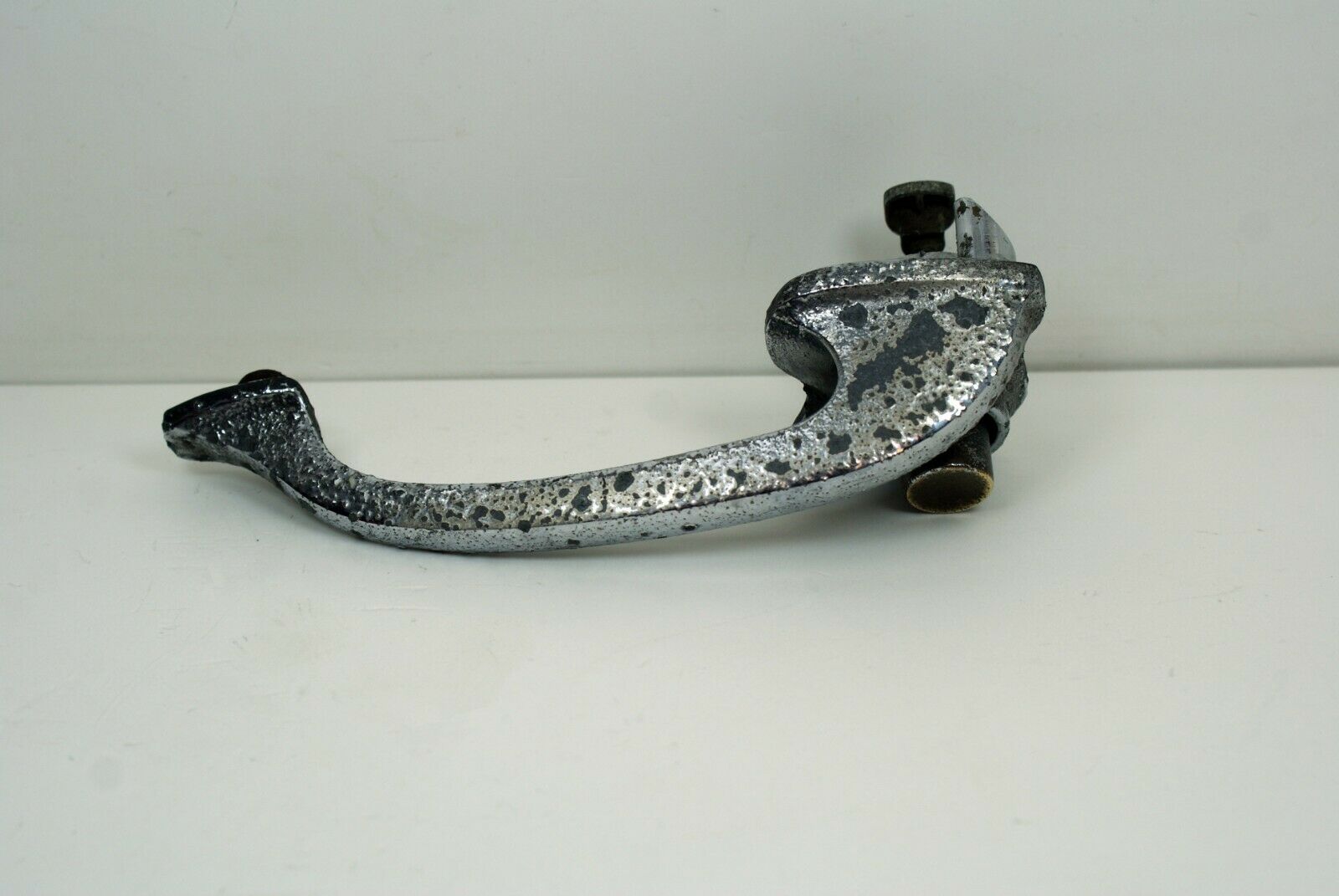 2069 Mercedes-Benz W105 219 PONTON Rear Left Door Handle