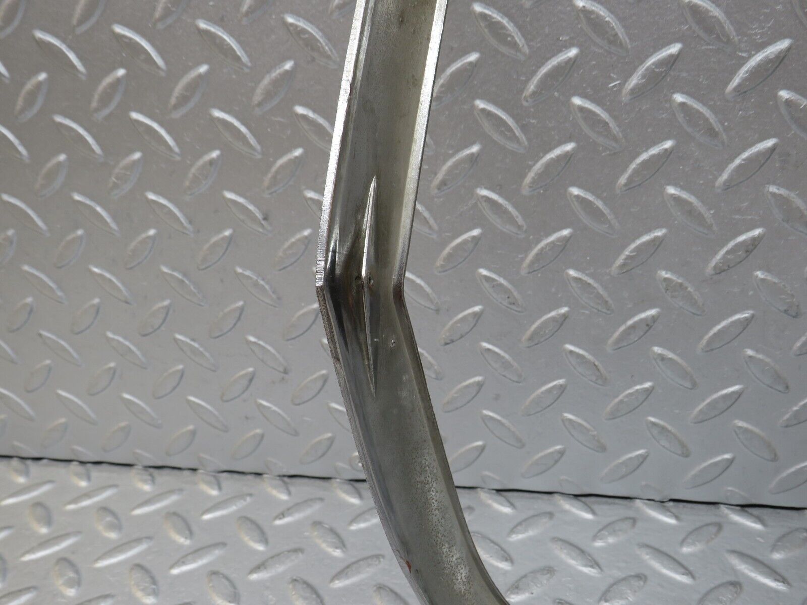 35752 Mercedes-Benz W108 Headlight Chrome Frame