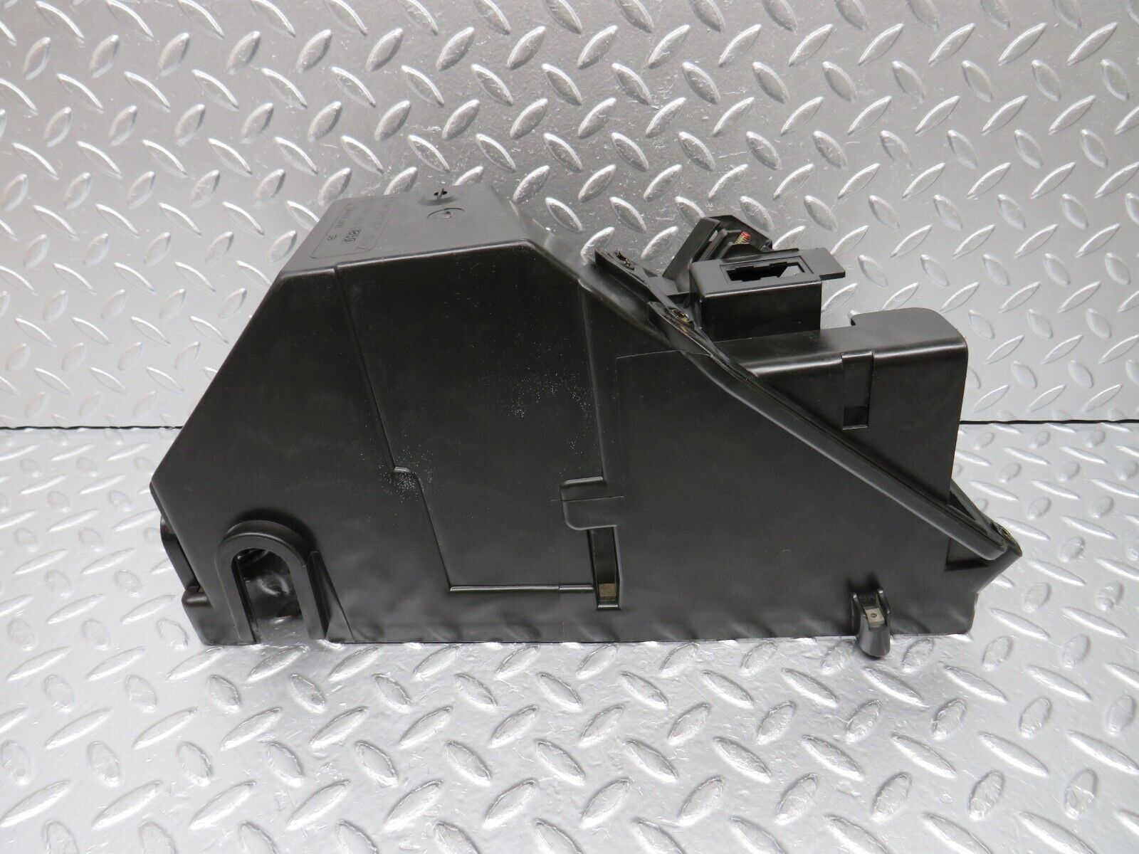 30410 Mercedes-Benz W124 230E Fuse Box 1245401850