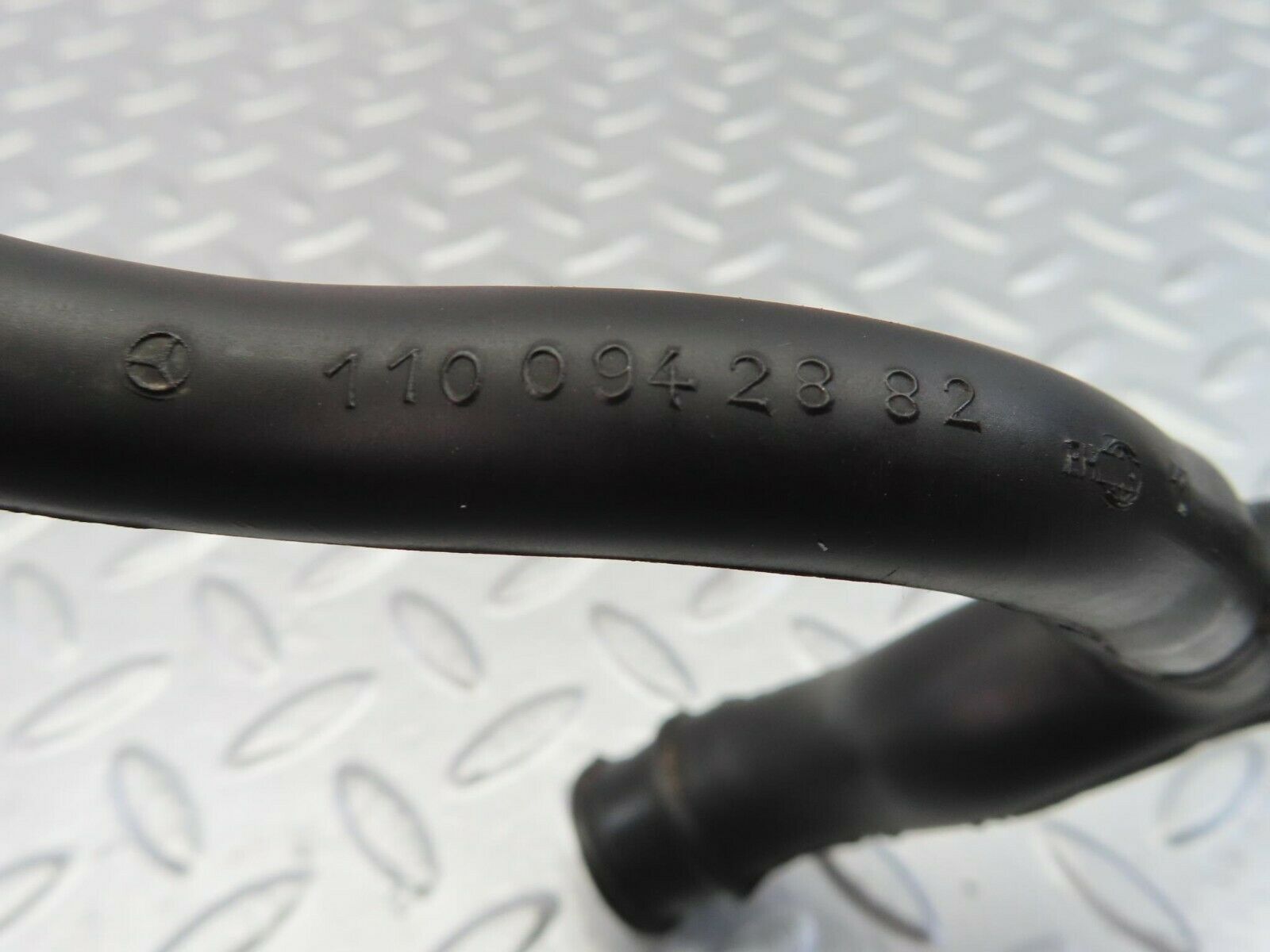 9832 Mercedes-Benz C123 280CE Coupe Air Intake Pipe 1100942882