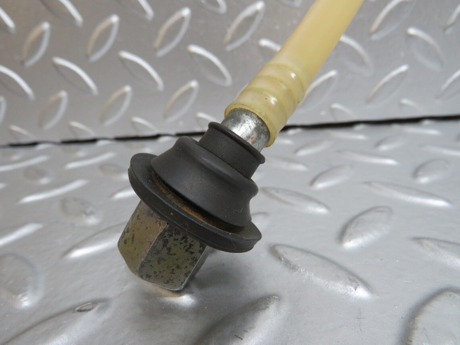 32507 Mercedes-Benz S124 300TE Wagon Brake Servo Vacuum Pipe