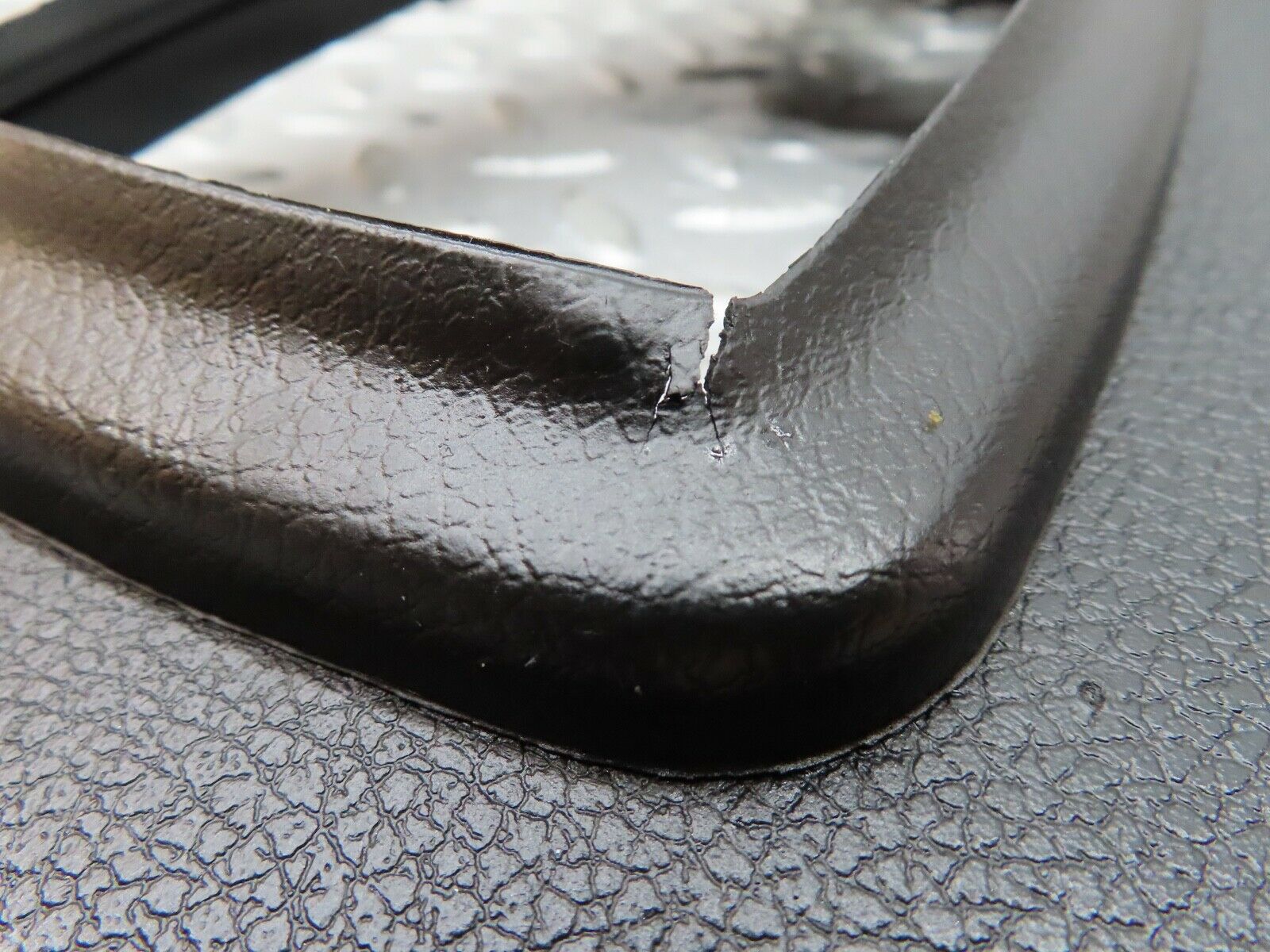 19050 Mercedes-Benz W123 300D Centre Console Gear Shift Cover Panel 1236830036