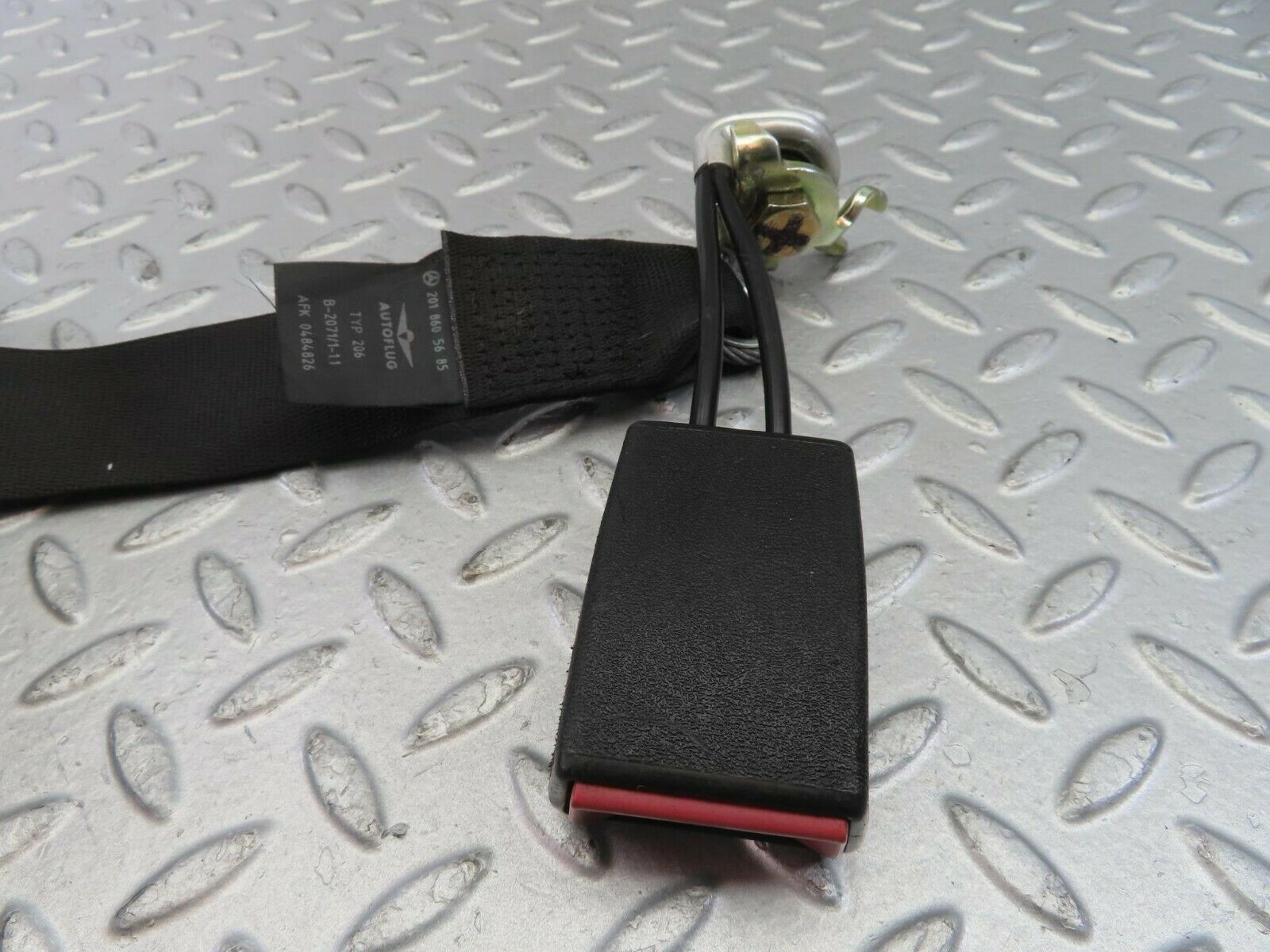 10384 Mercedes-Benz W201 190E Rear Middle Seat Belt With Buckle 2018605685