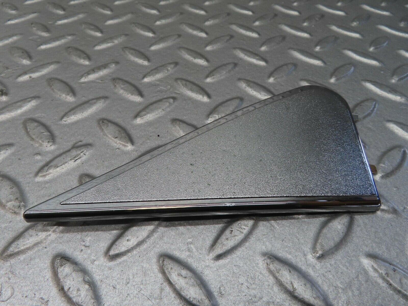 13620 Mercedes-Benz W123 200 Mirror Triangle Cover Left Side 1237250311