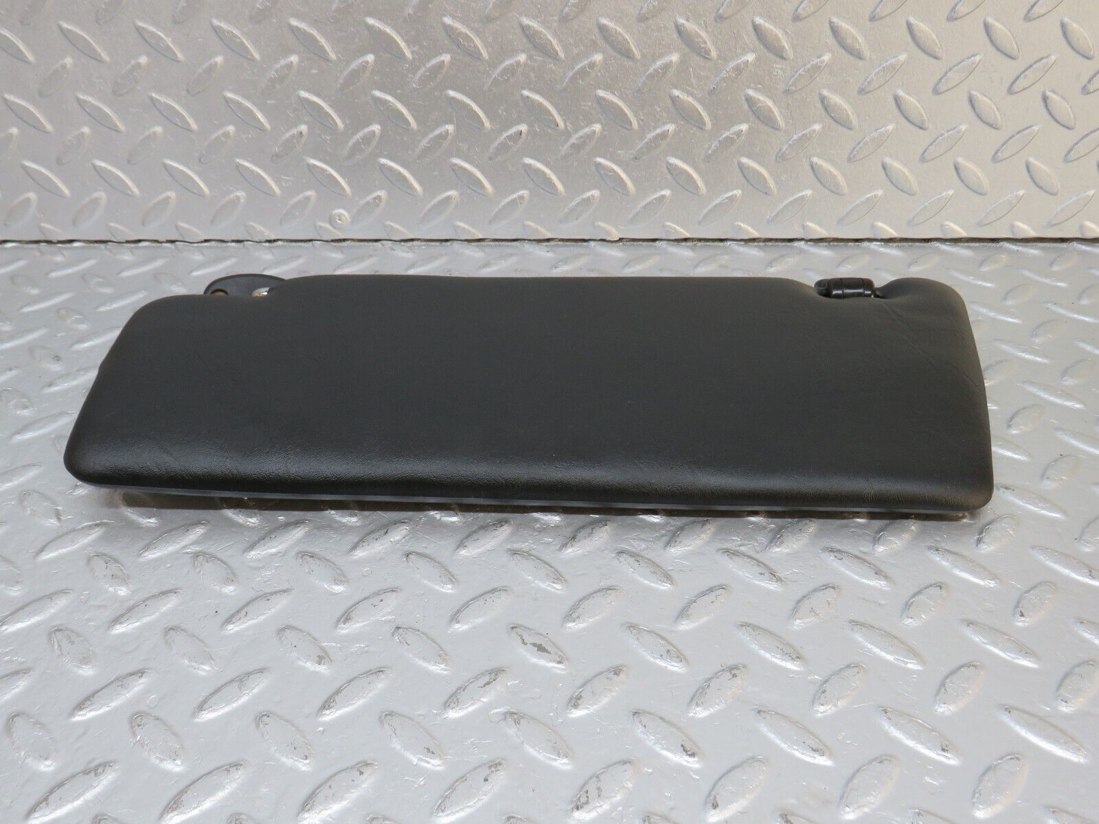 40564 Mercedes-Benz W123 300D Sun Visor Right Black
