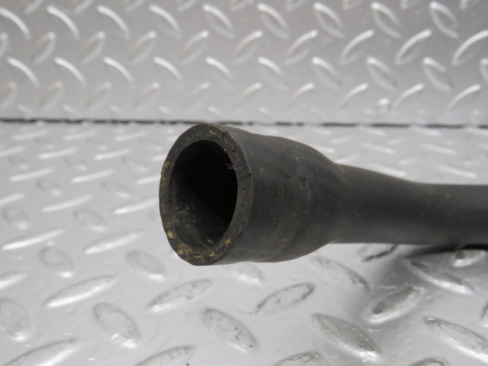 30855 Mercedes-Benz W201 190E 2.0L Radiator Hose 2015014082