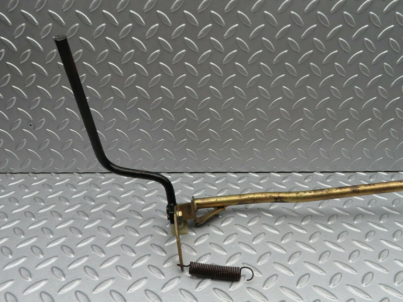 5074 Mercedes-Benz R107 350SL Coupe Accelerator Pedal Linkage