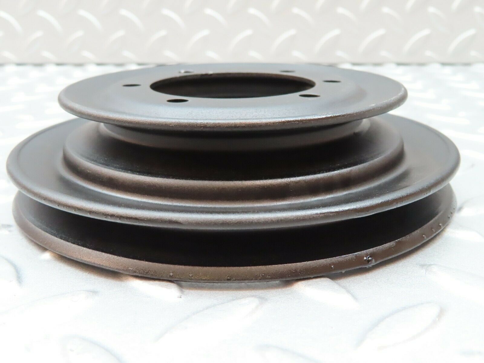 3897 Mercedes-Benz S123 200T Wagon Crankshaft Pulley 1020320404