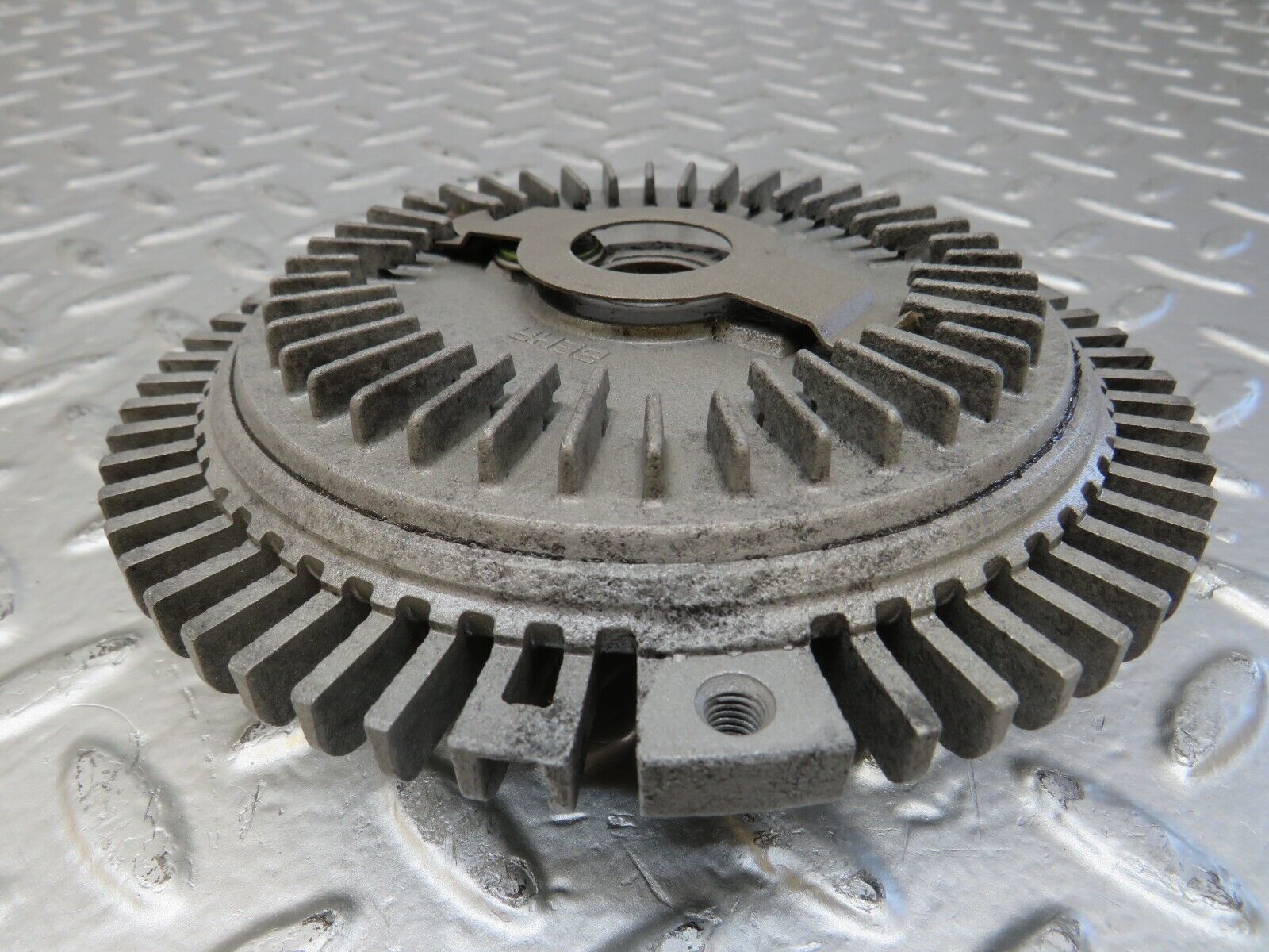25366 Mercedes-Benz W201 190D Engine Cooling Fan Clutch Behr 65.306.13