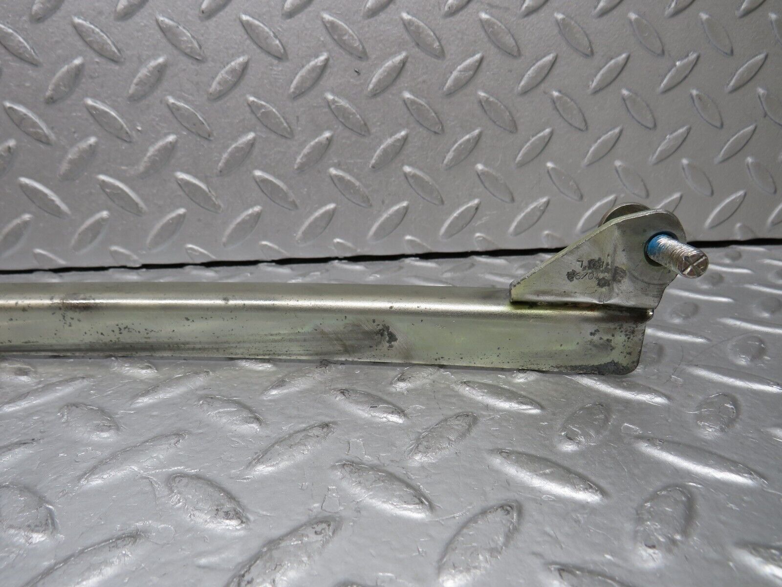 37802 Mercedes-Benz A124 320E Cabriolet Front Left Window Channel