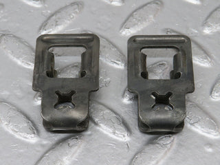 34132 Mercedes-Benz W124 260E Fuel Injector Bracket 2x