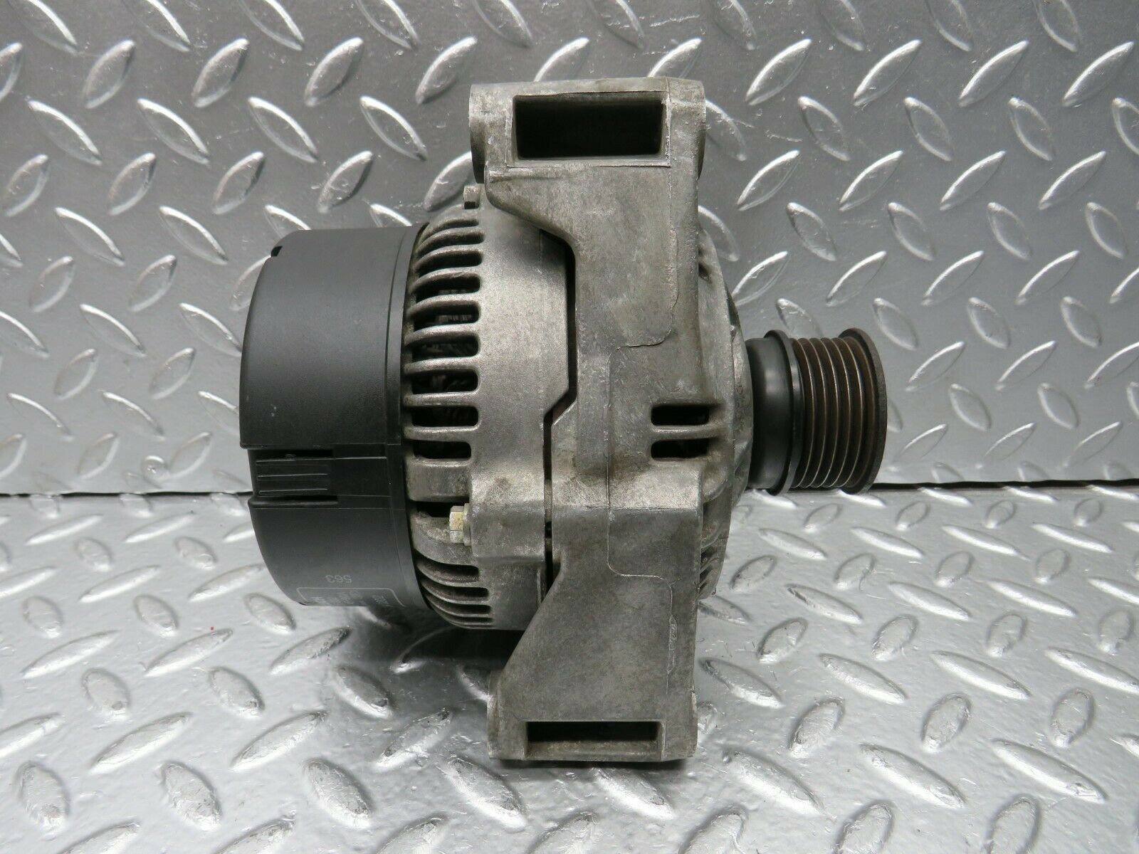 22561 Mercedes-Benz C124 E220 Generator Alternator Bosch 0123335002 0091540202