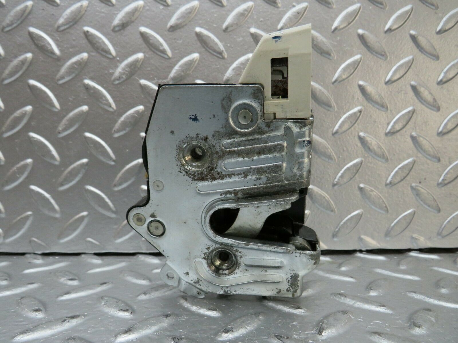 24199 Mercedes-Benz S124 220TE Wagon Rear Left Door Lock Mechanism
