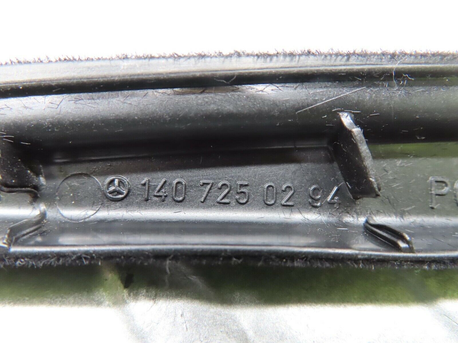 14888 Mercedes-Benz W140 S320 Front Door Window Trim Pair 1407250194