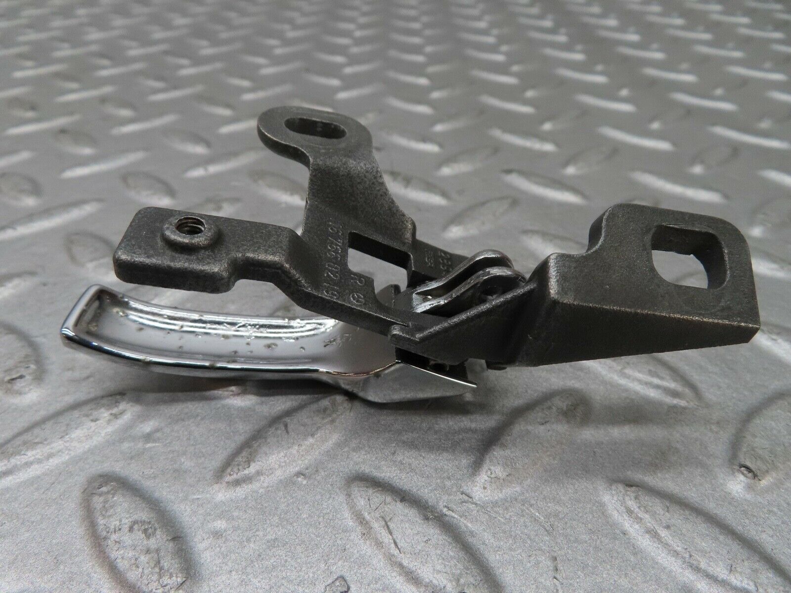 17567 Mercedes-Benz W116 450SEL Front Right Interior Chrome Door Handle