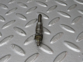 32898 Mercedes-Benz W123 300D Glow Plug Bosch Y-902R 046