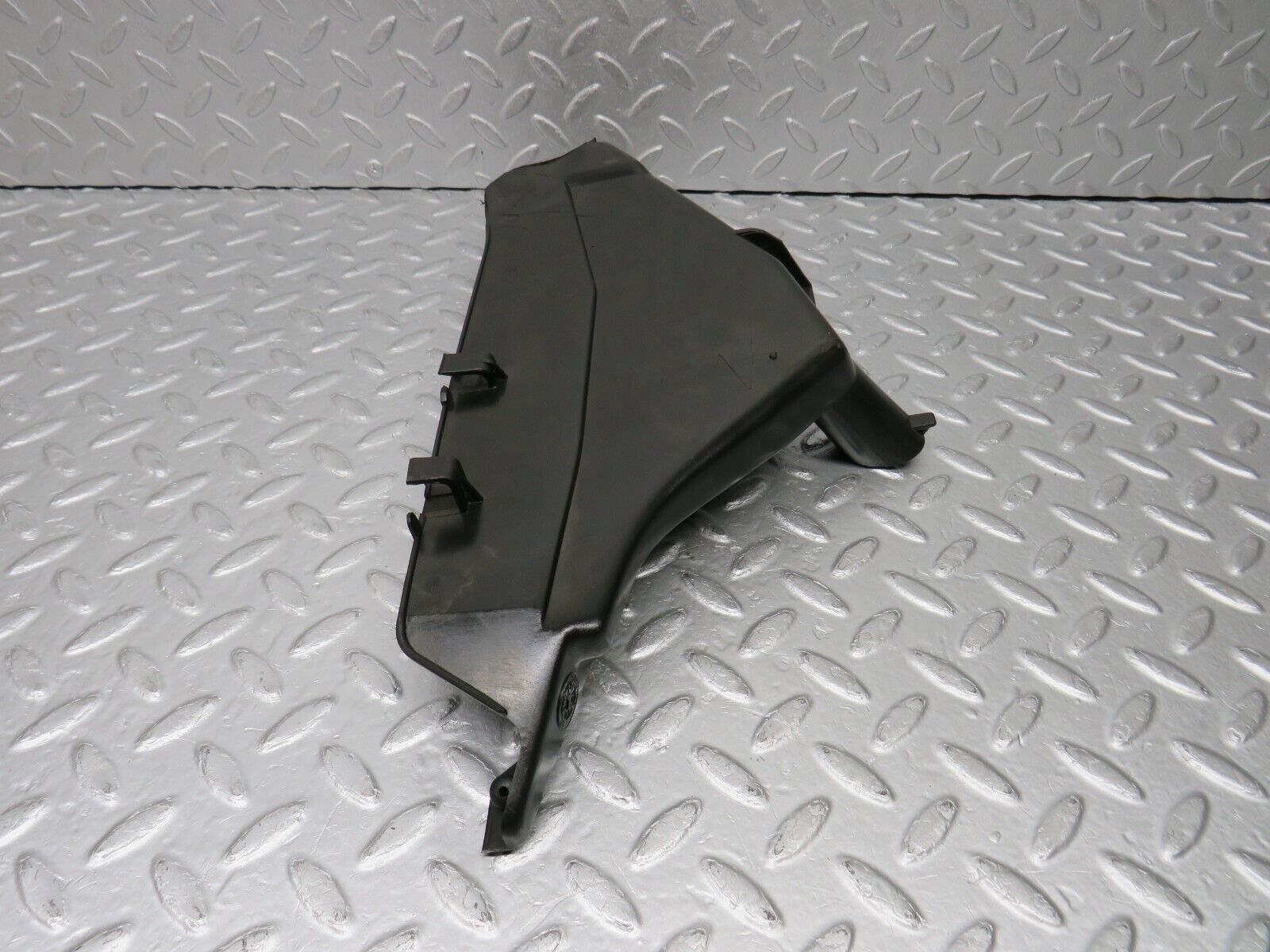 38778 Mercedes-Benz W201 190E 2.6L Front Right Rain Gutter Drain Channel 2016280273