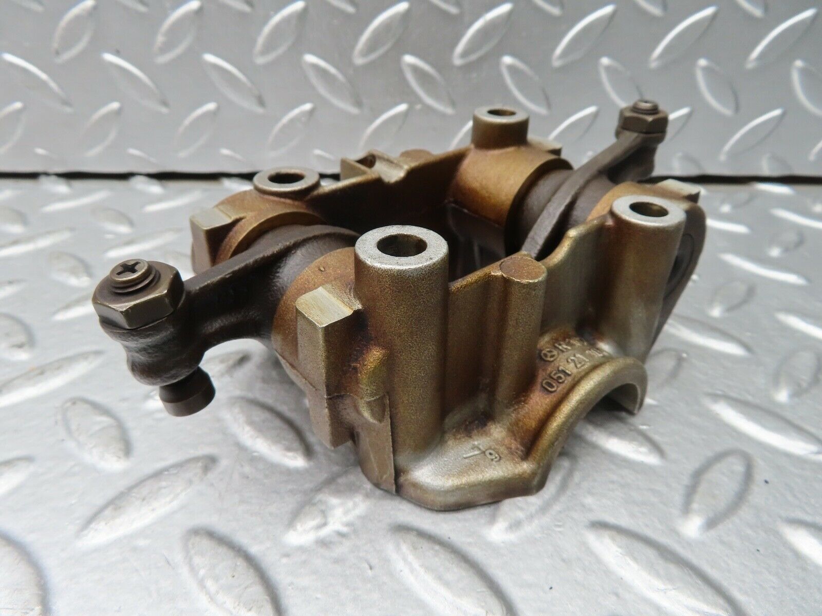 21271 Mercedes-Benz W123 230E Rocker Arms Camshaft Bearing Block 1020512110
