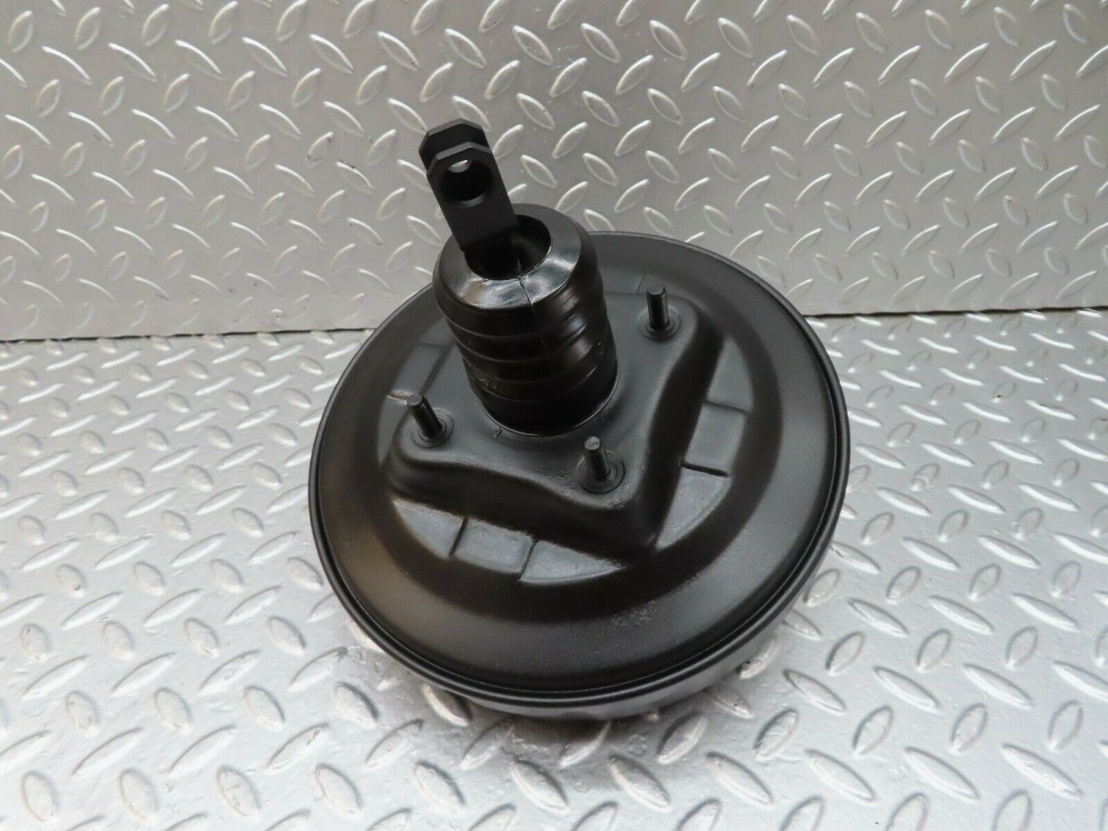 18057 Mercedes-Benz W123 200 Brake Booster