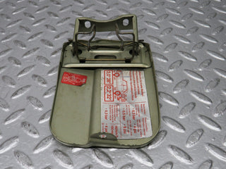 0565 Mercedes-Benz W123 230E Fuel Tank Flap Cap 1235840039