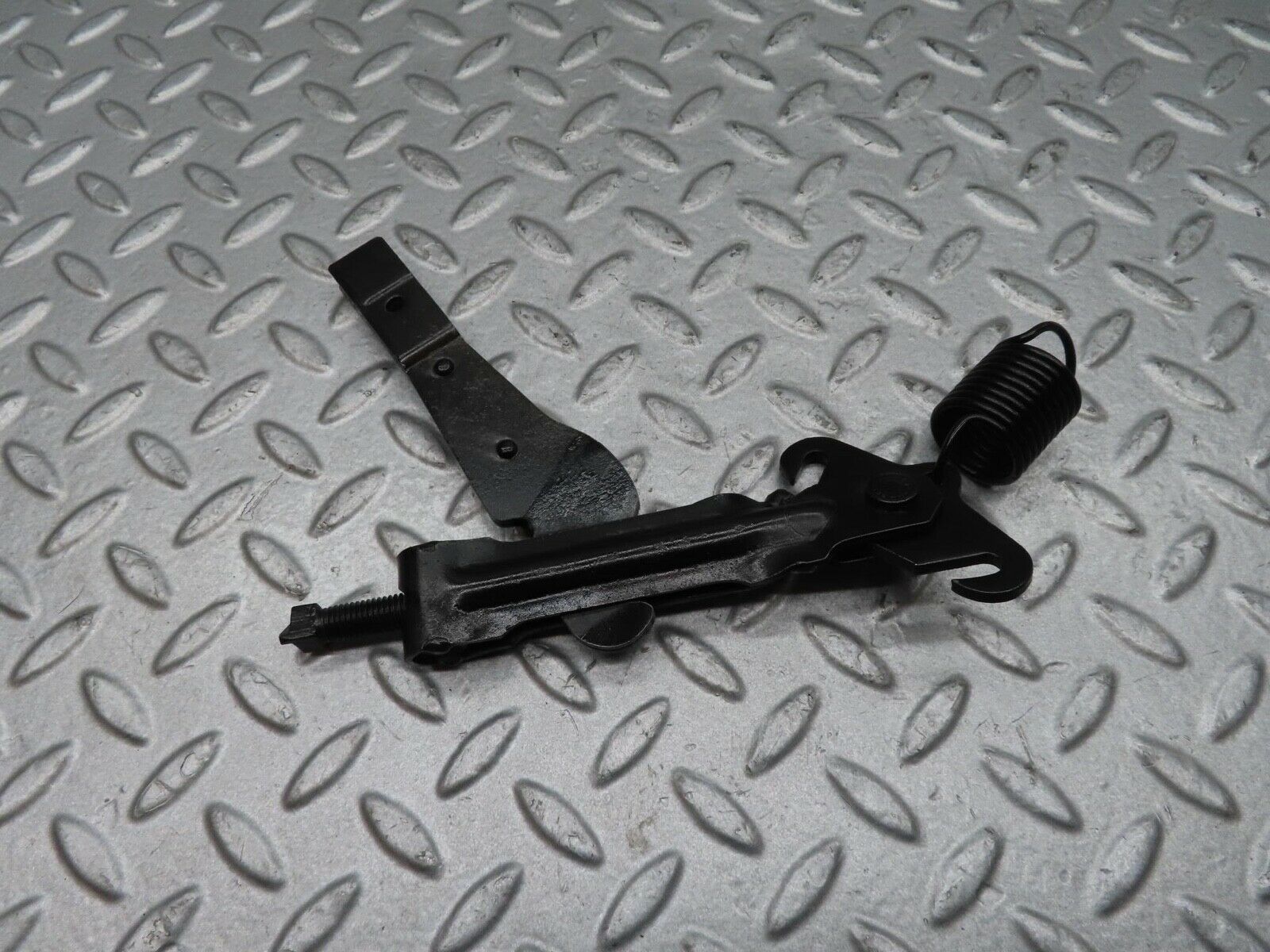 14513 Mercedes-Benz C107 280 SLC Handbrake Adjusting Handbrake Regulator