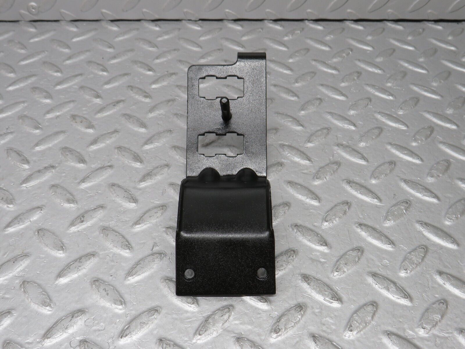 35858 Mercedes-Benz W108 Relay Bracket