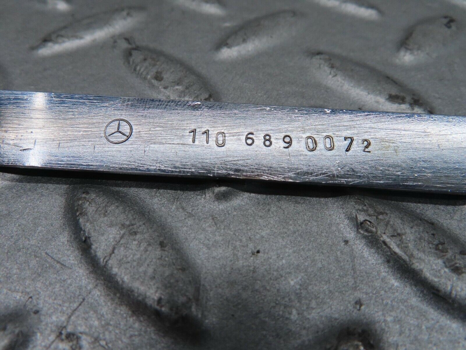 12663 Mercedes-Benz W111 220SE Dashboard Chrome Moulding Trim 1106890072