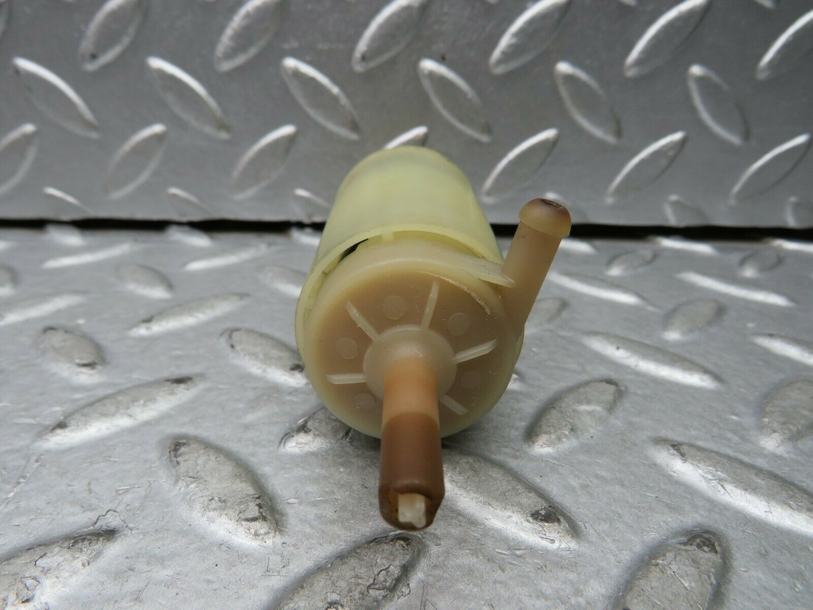 22142 Mercedes-Benz S123 280TE Wagon Windscreen Washer Pump
