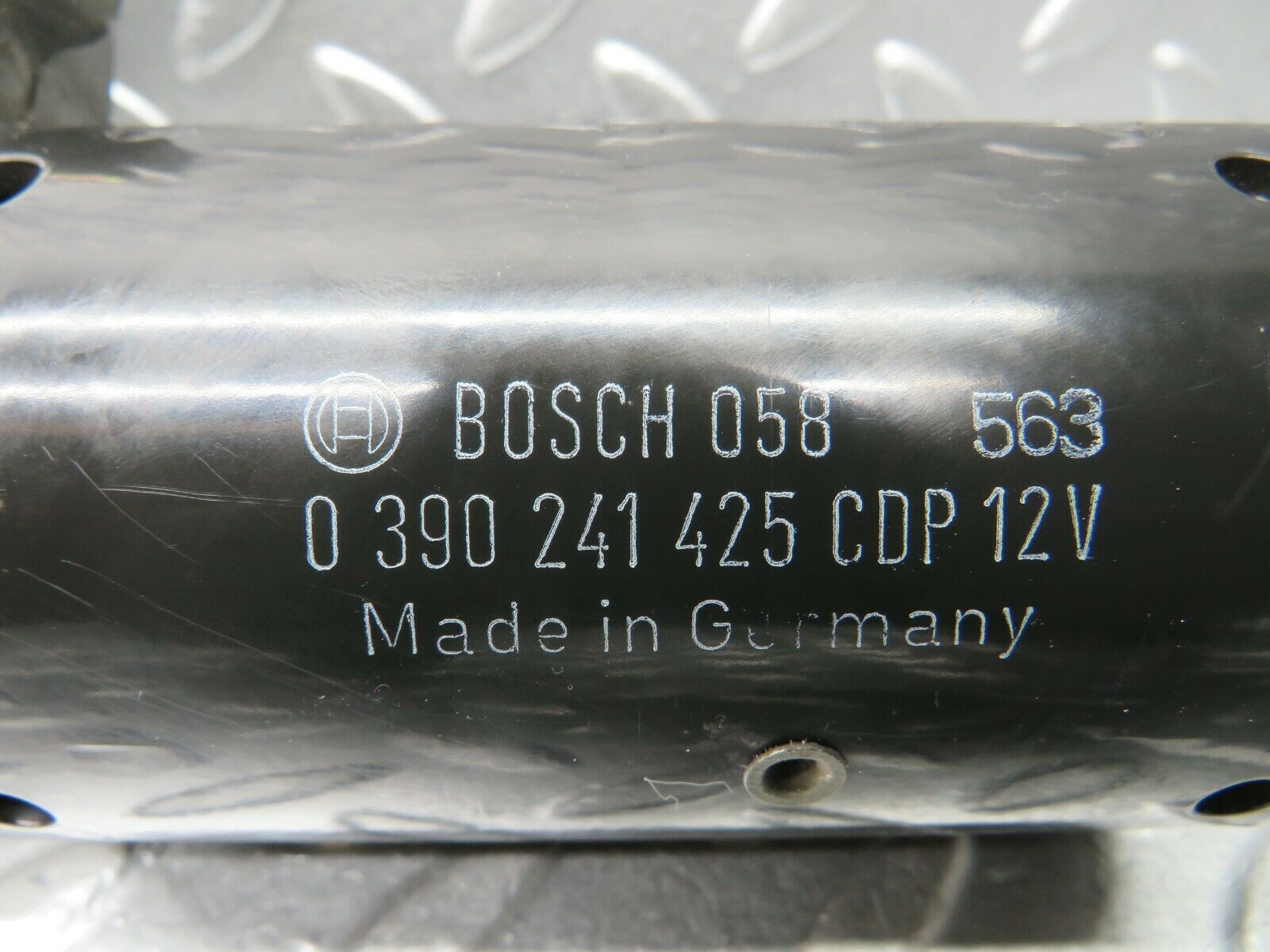 22507 Mercedes-Benz C124 E220 Coupe Wiper Motor Bosch 0390241425