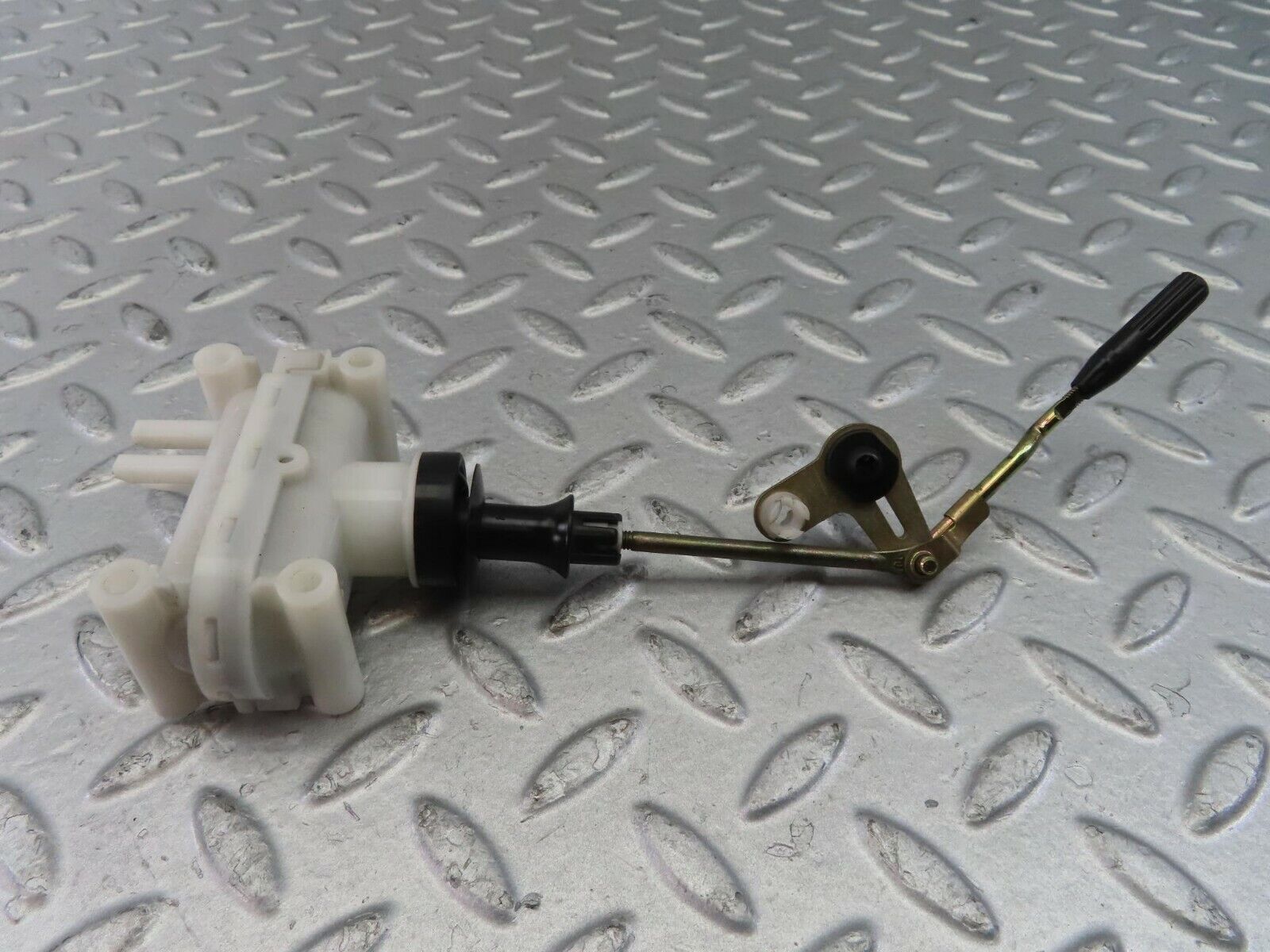 26932 Mercedes-Benz W123 240D Door Lock Vacuum Actuator Rear Left 2018050590