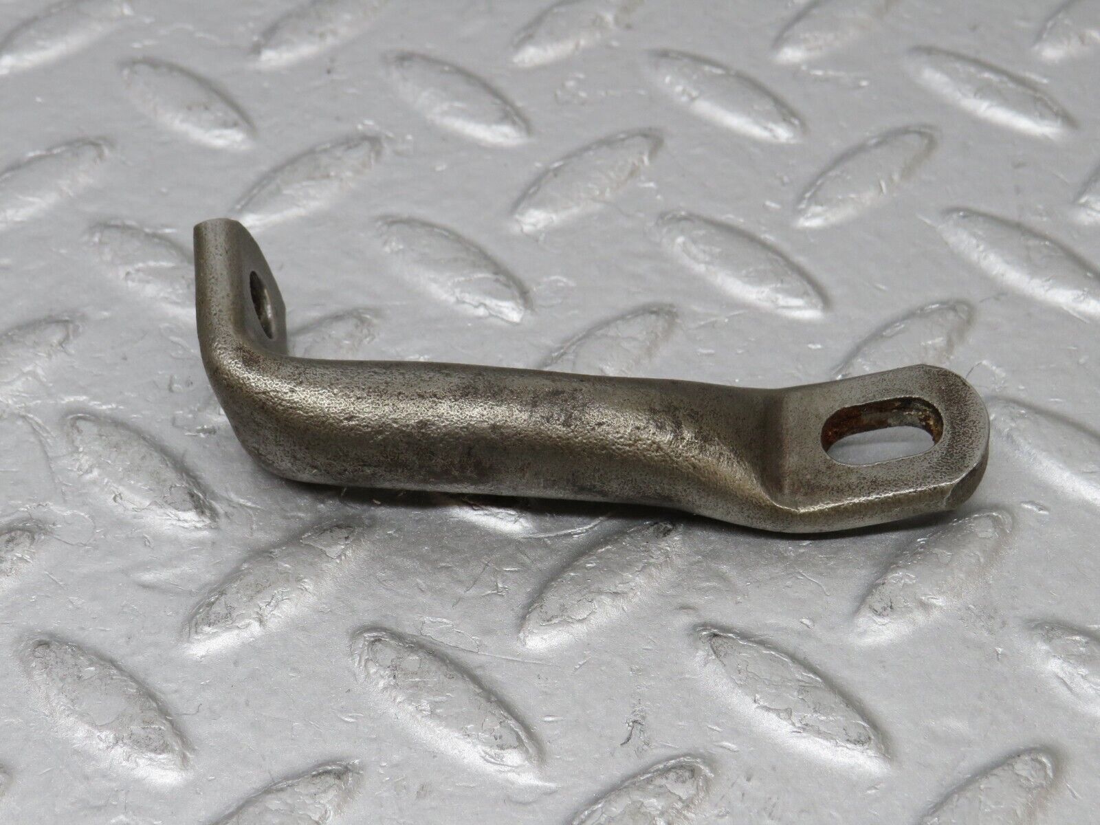 35592 Mercedes-Benz R107 280SL Power Steering Bracket