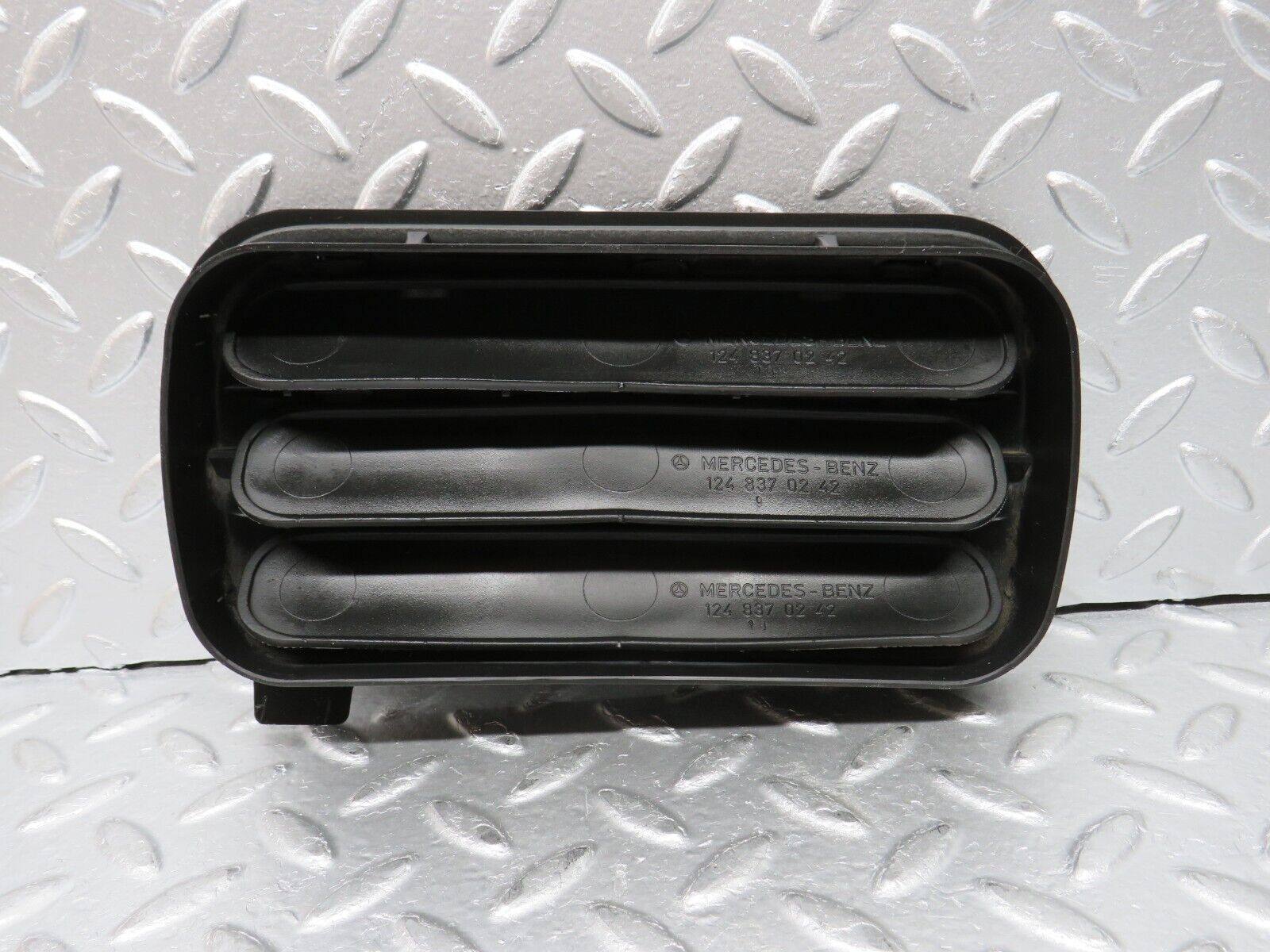 30374 Mercedes-Benz W124 230E Rear Air Intake Vent Left 1248370230