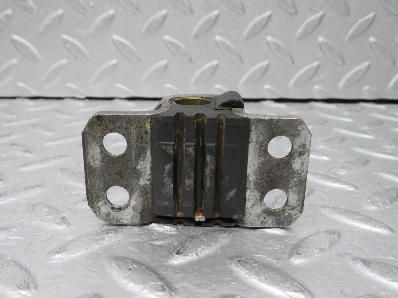 37092 Mercedes-Benz C126 420SEC Coupe Door Lock Latch Right