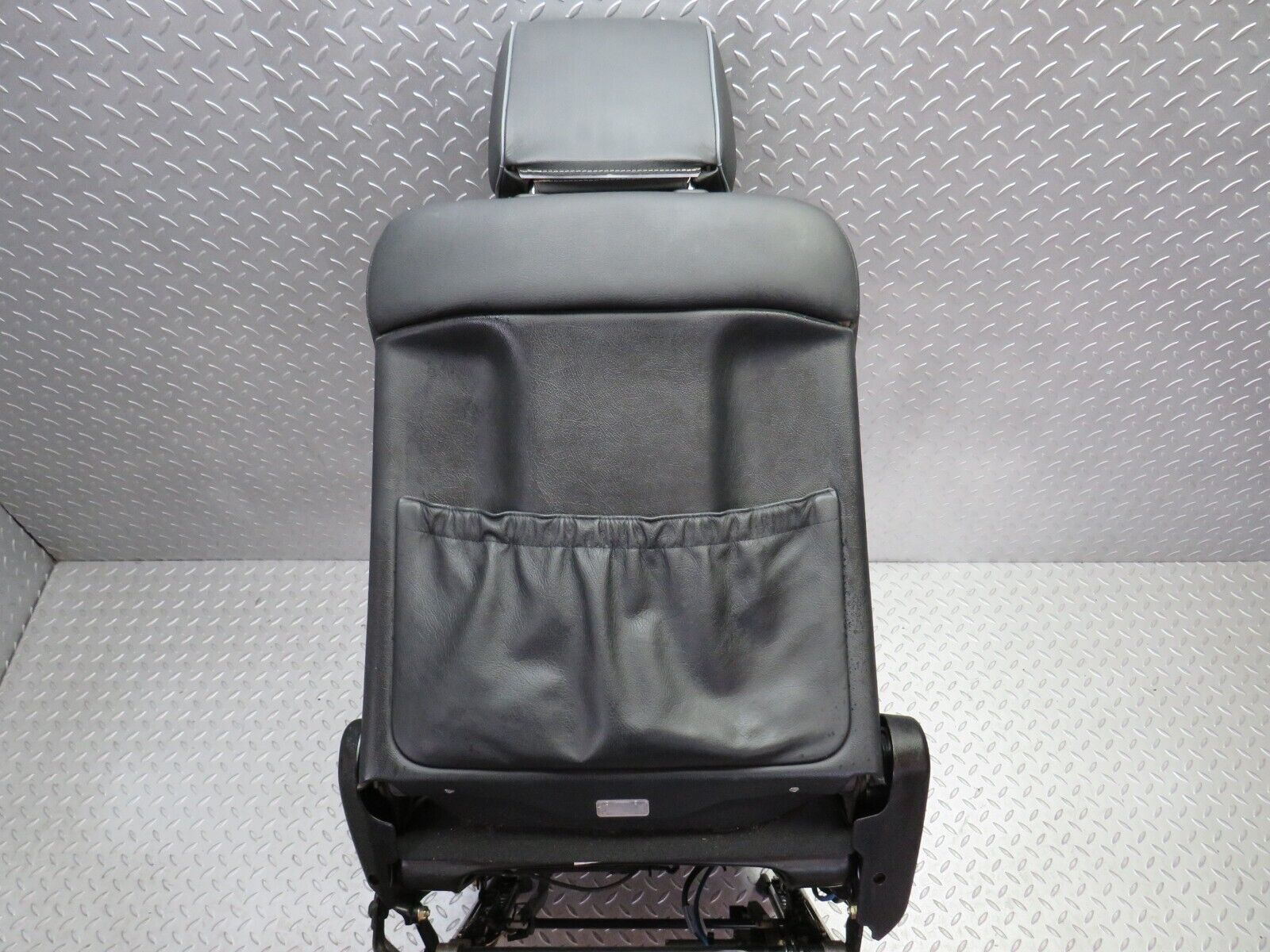 34800 Mercedes-Benz W210 320E Electric Front Right Seat Black Leather