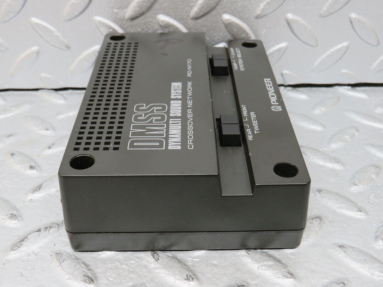 36505 Mercedes-Benz W201 190E 2.0L Dynamulti Sound System PIONEER RD-N170