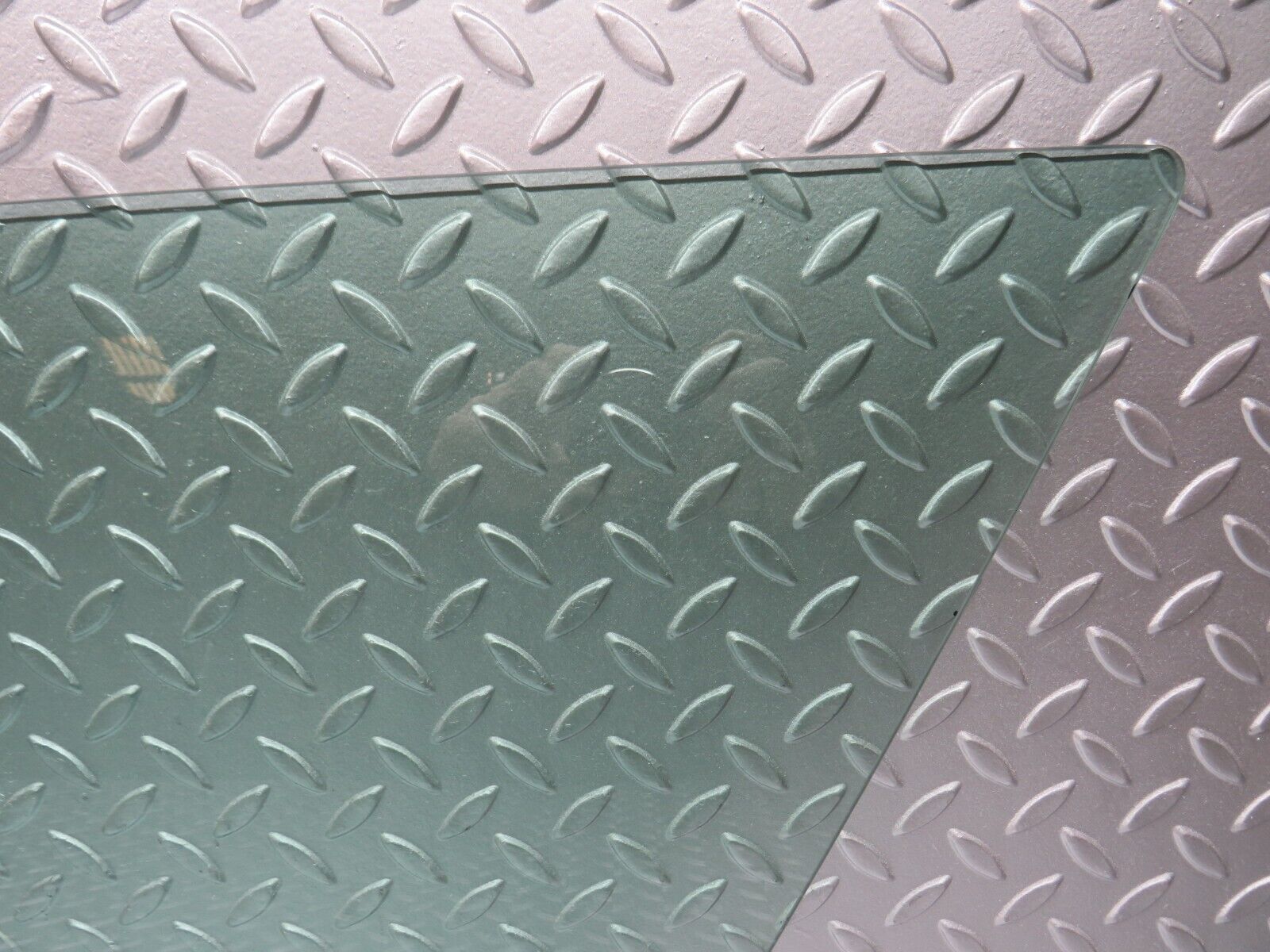 31448 Mercedes-Benz S124 220TE Wagon Rear Right Trunk Quarter Window Glass