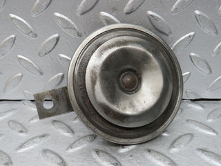 27992 Mercedes-Benz W123 280E Horn Hella 002952