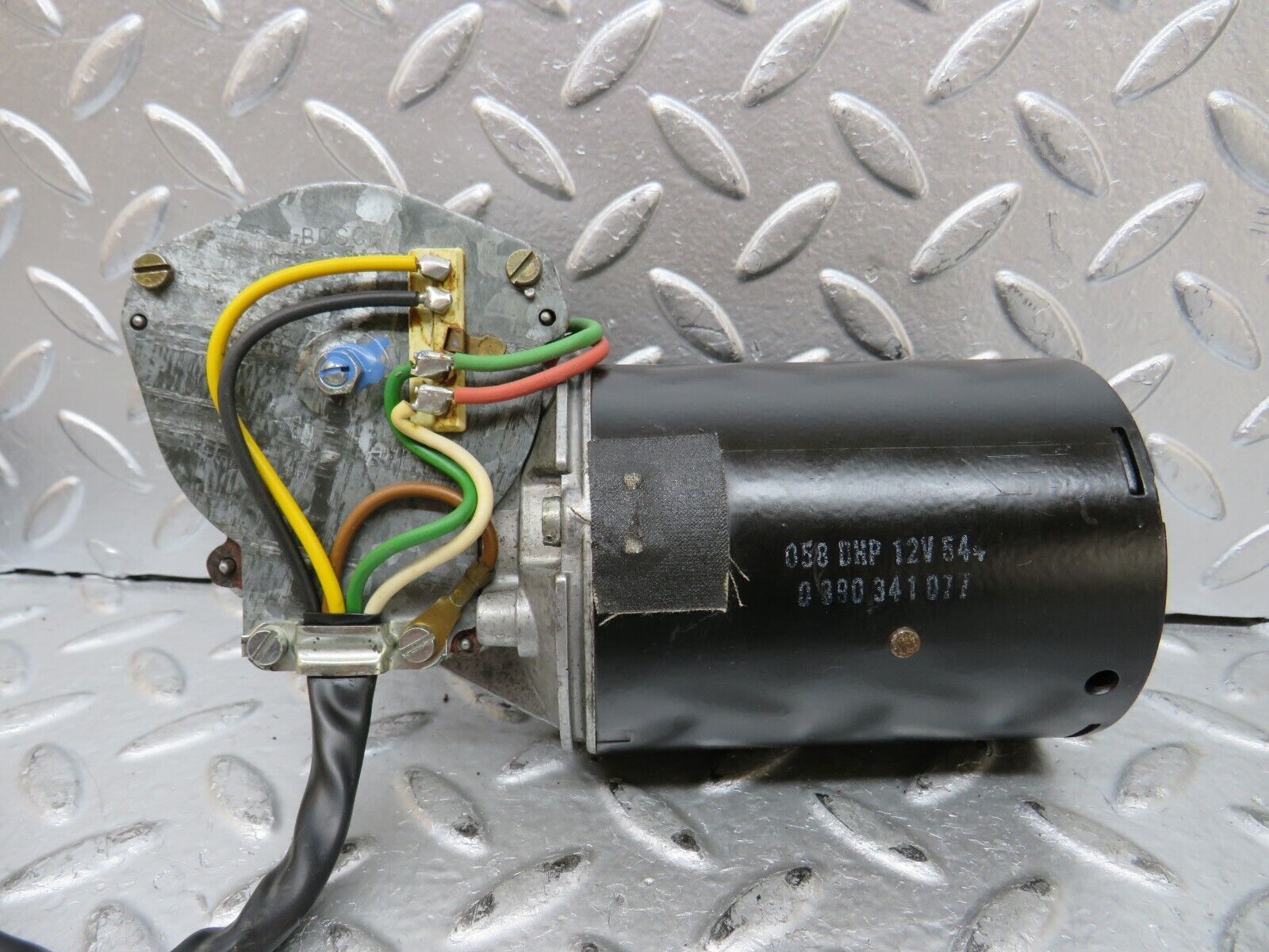 27300 Mercedes-Benz W123 280E Wiper Motor Bosch 0390341077