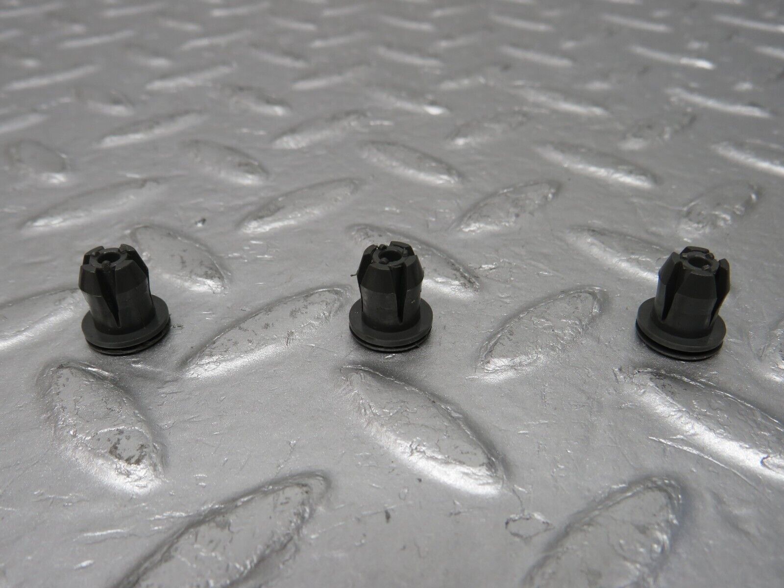 33185 Mercedes-Benz W124 Glove Box 1246800191